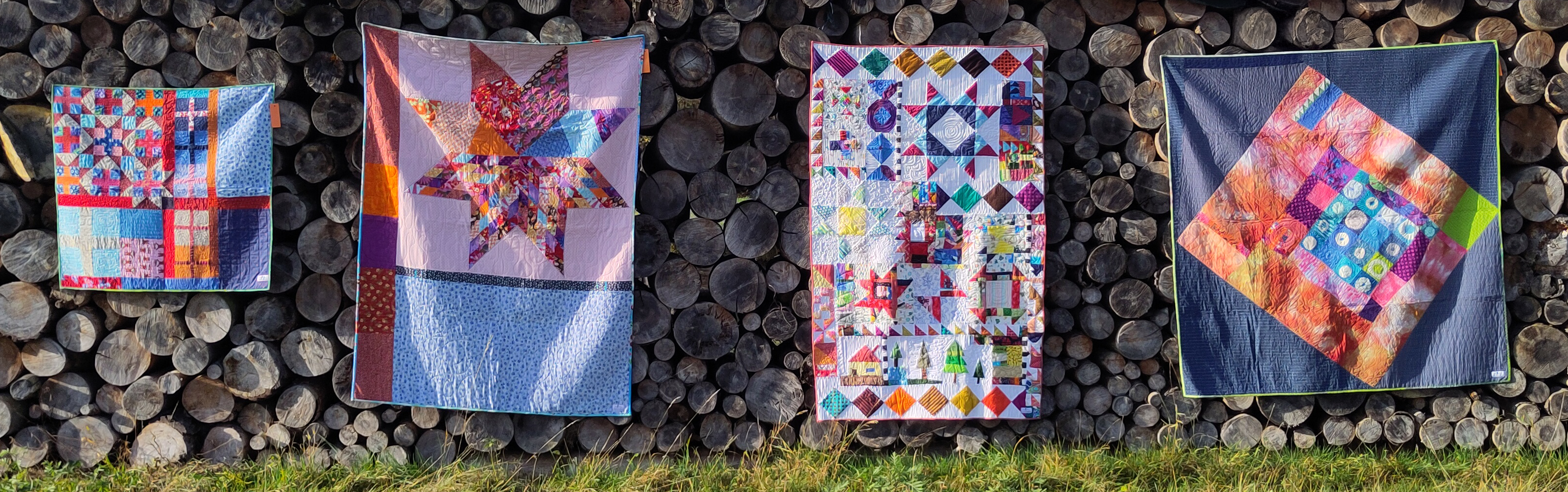 Quilts auf der Holzwand